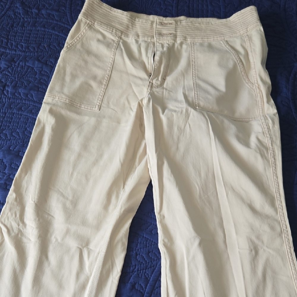 Whote House Black Market Women's khaki trousers